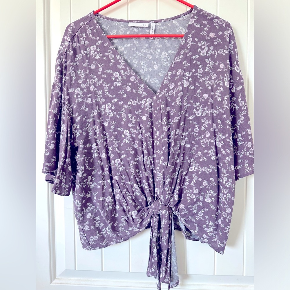 LUQ women’s top